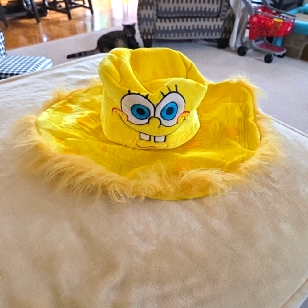 RARE 2008 Nickelodeon Spongebob Squarepants yellow hat with fur.